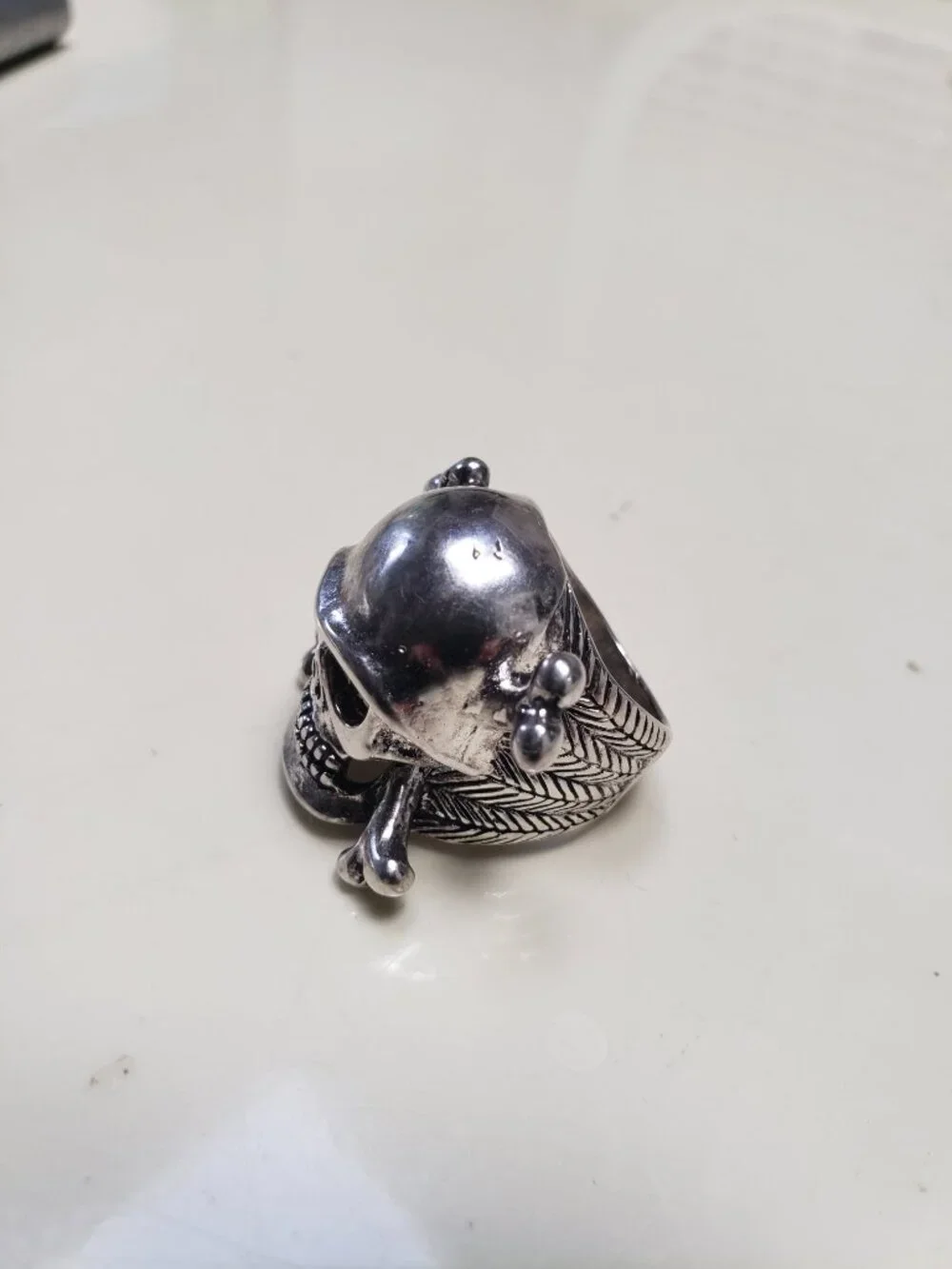 G&S Skull & Crossbones Biker Ring Size 6.25 Silver Tone 1987 vintage